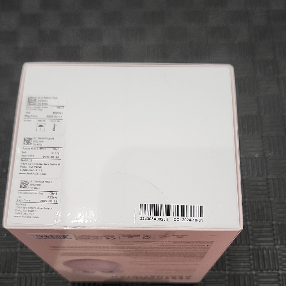 NuFace Mini+ Petite Facial Toning Device in Light Pink and Silver - Picture 2 of 4
